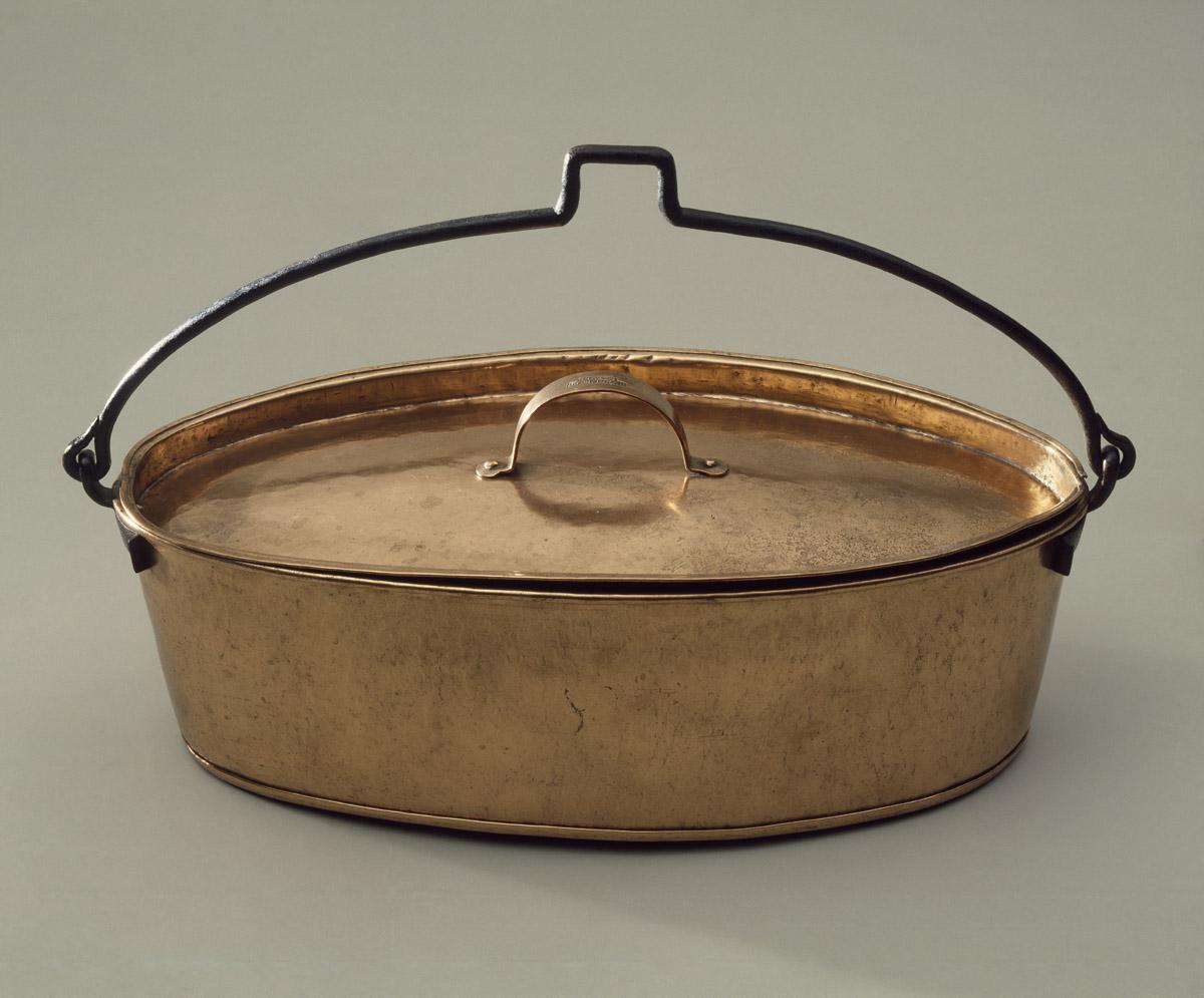 1990.0051 A-D Fish Kettle