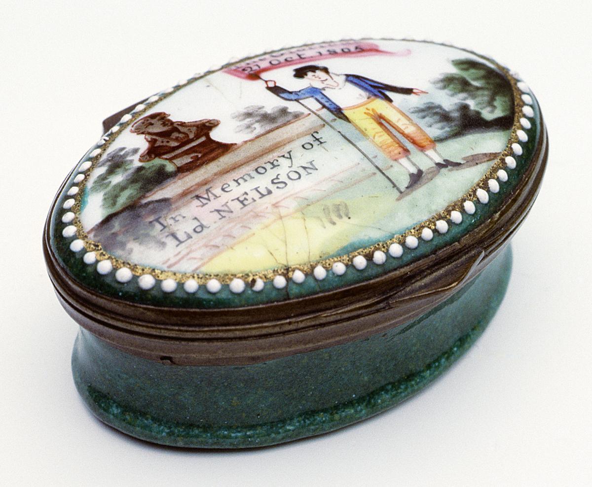 1990.0055 Snuff Box, View 2