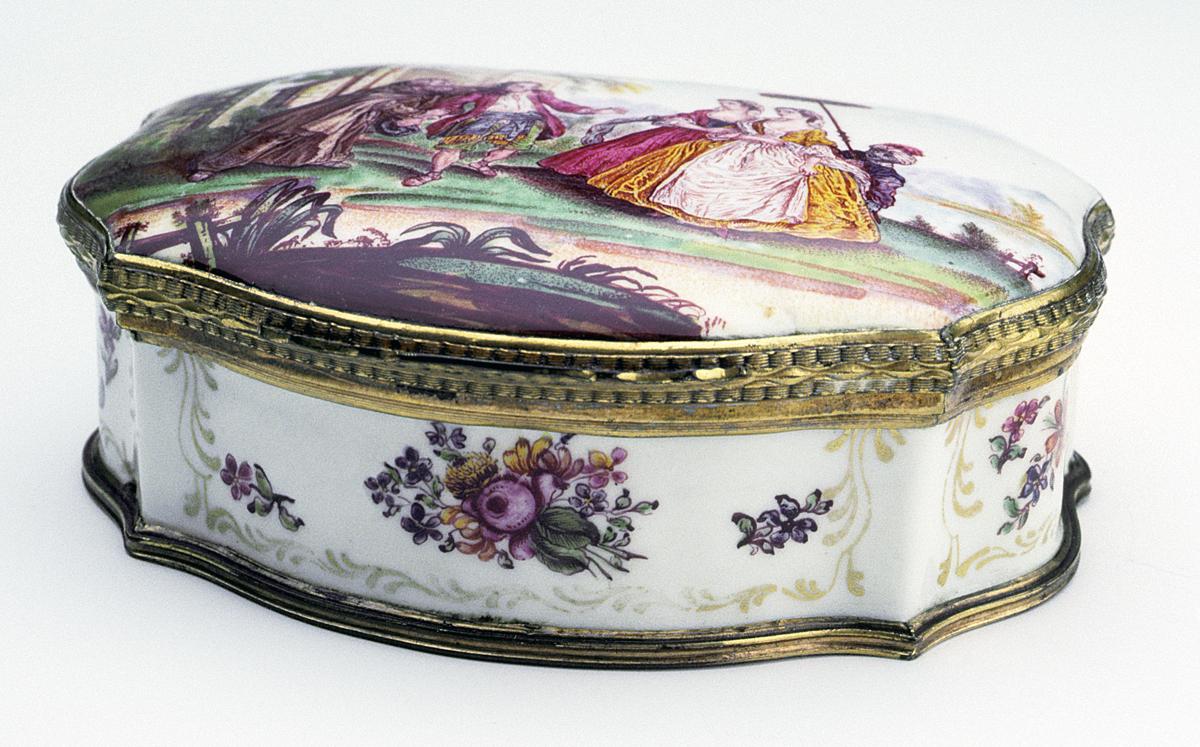 1990.0059 Tobacco Box