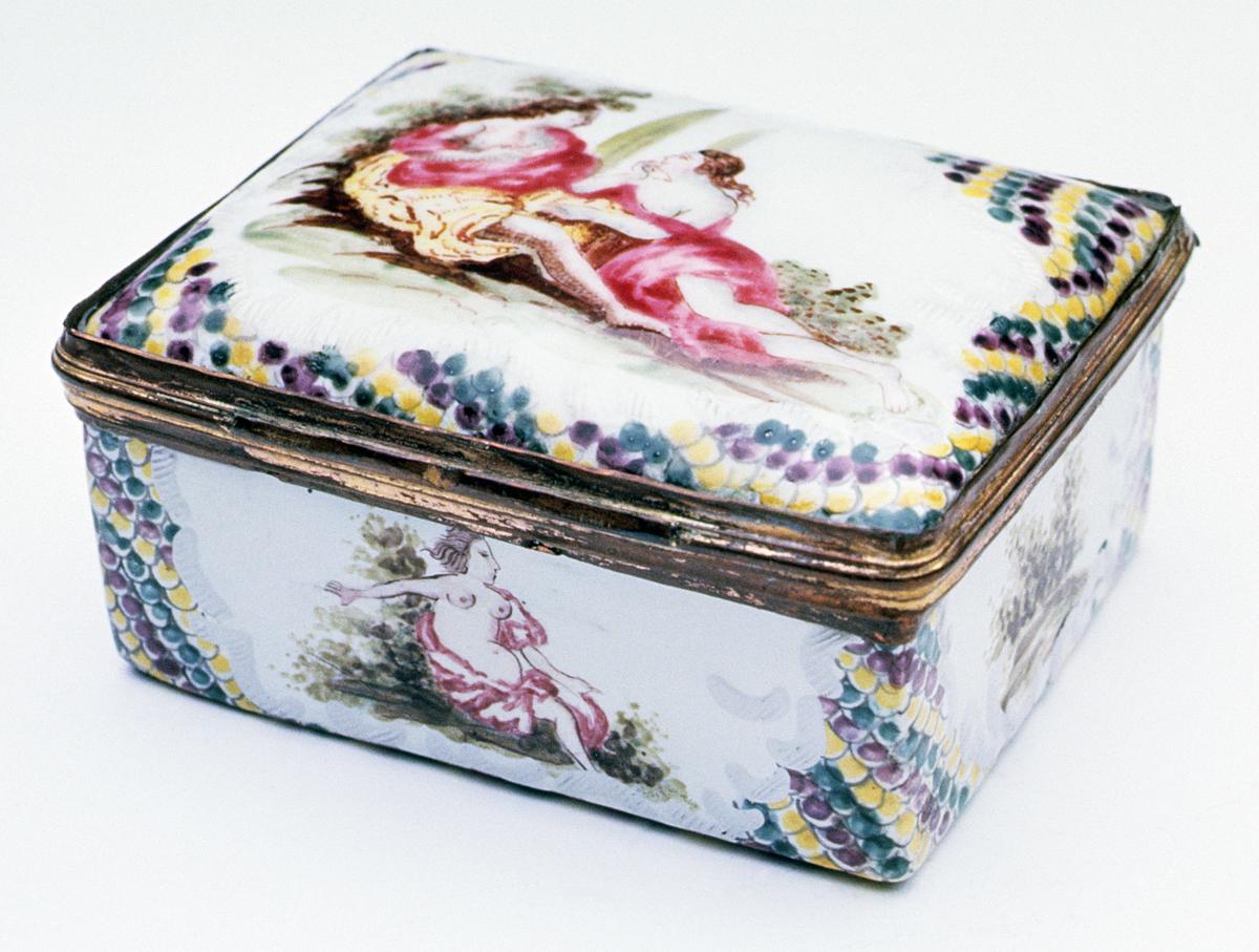 1990.0066 Tobacco Box