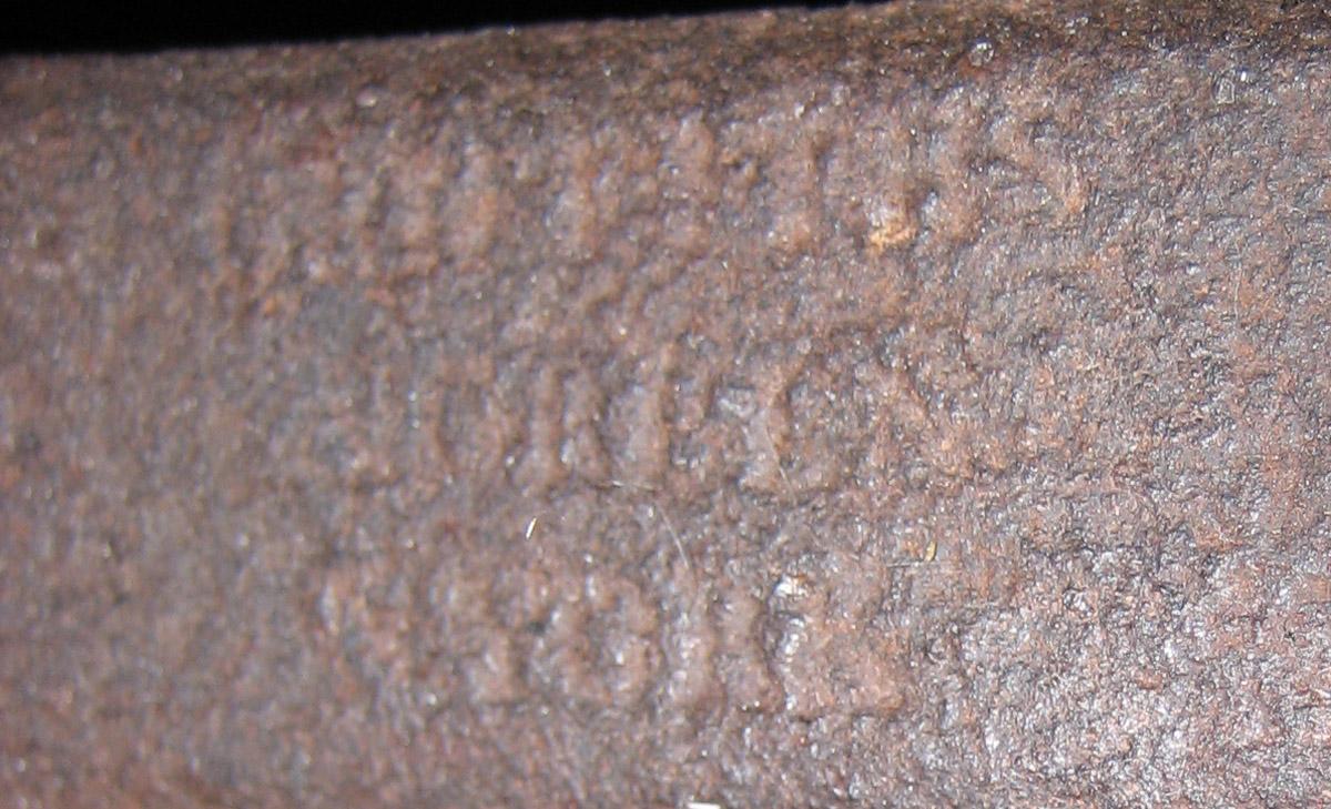 1990.0075.001 Andiron (mark)
