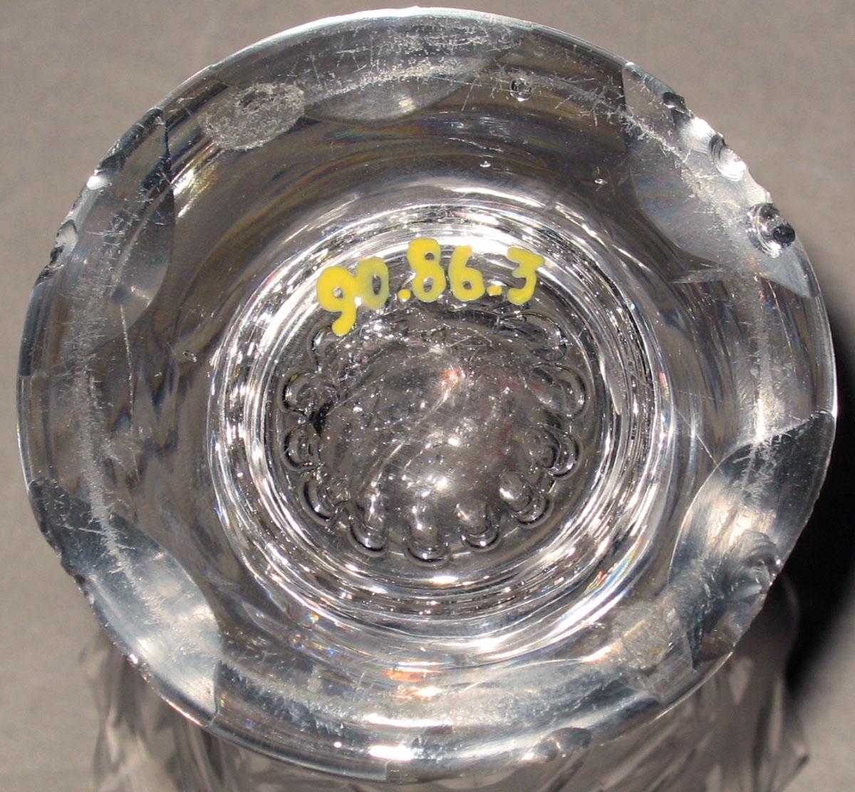 1990.0086.003 Glass jelly glass (underside)