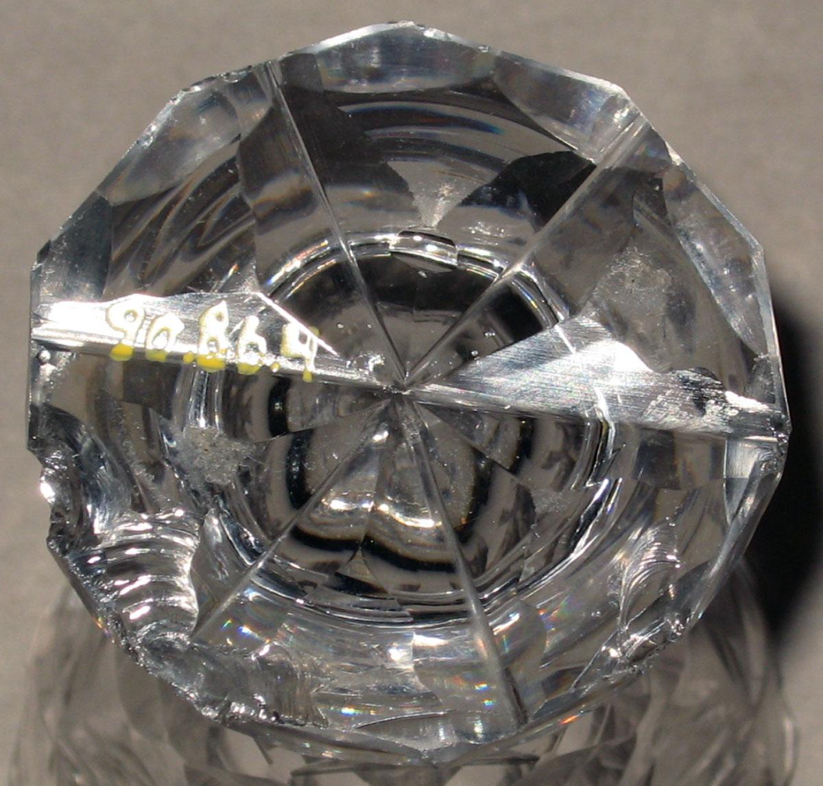 1990.0086.004 Glass jelly glass (underside)