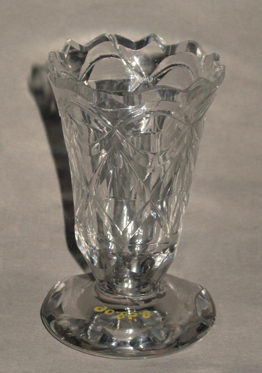 1990.0086.008 Colorless glass jelly glass