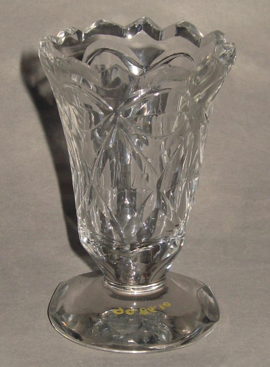 1990.0086.010 Lead glass jelly glass