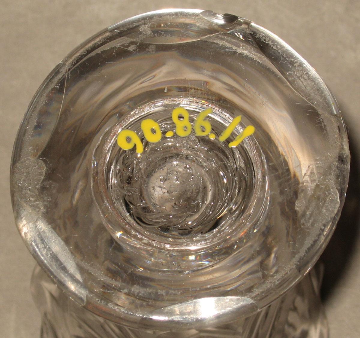 1990.0086.011 Lead glass jelly glass (underside)