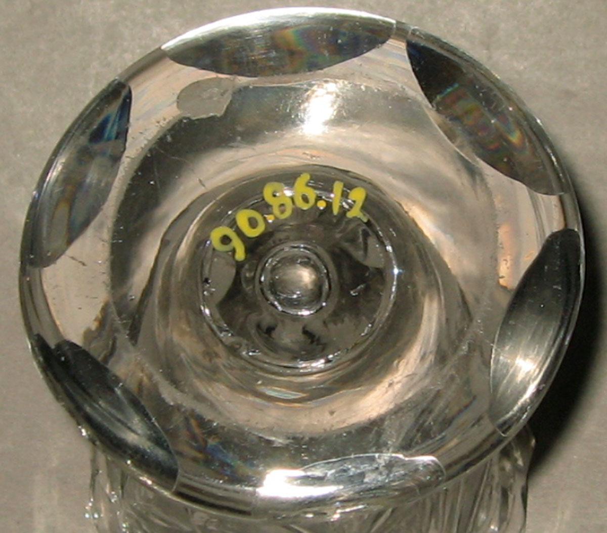1990.0086.012 Glass jelly glass (underside)