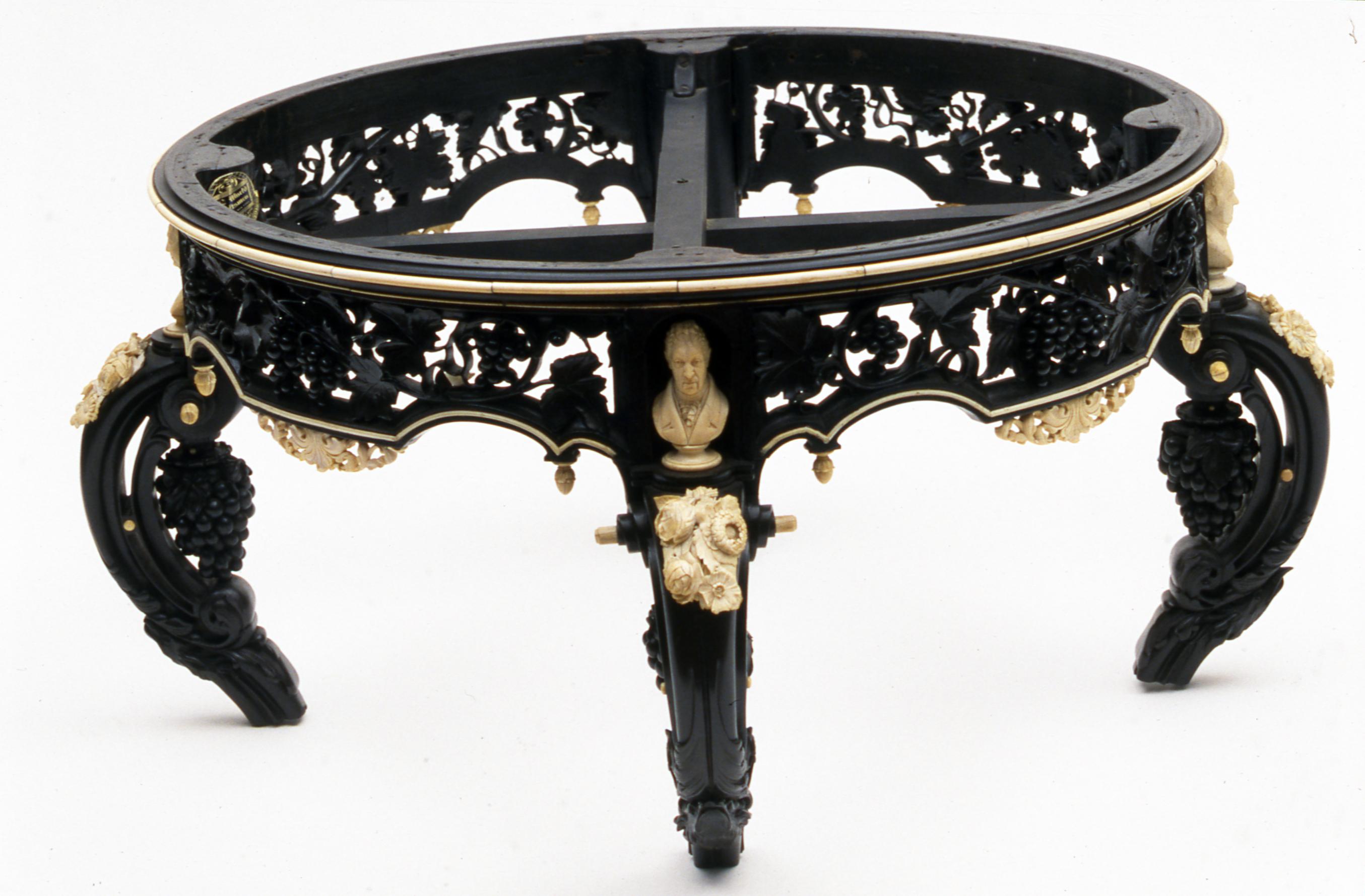 1990.0099 Table frame, overall