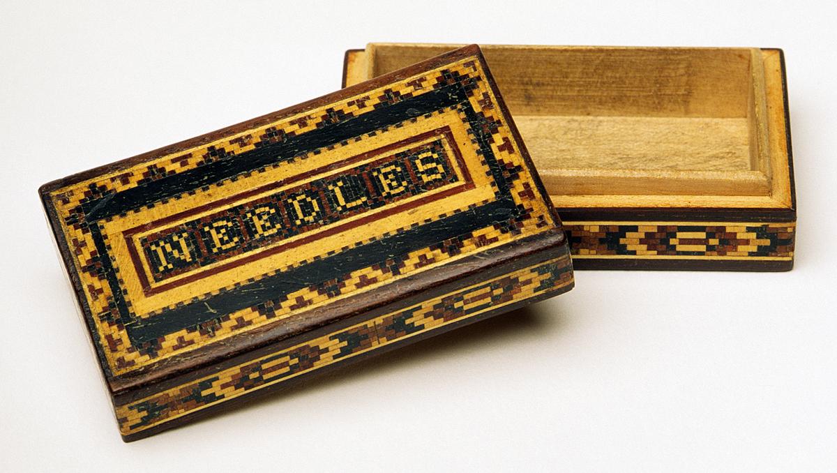 1991.0016 A, B Needle Case, View 4