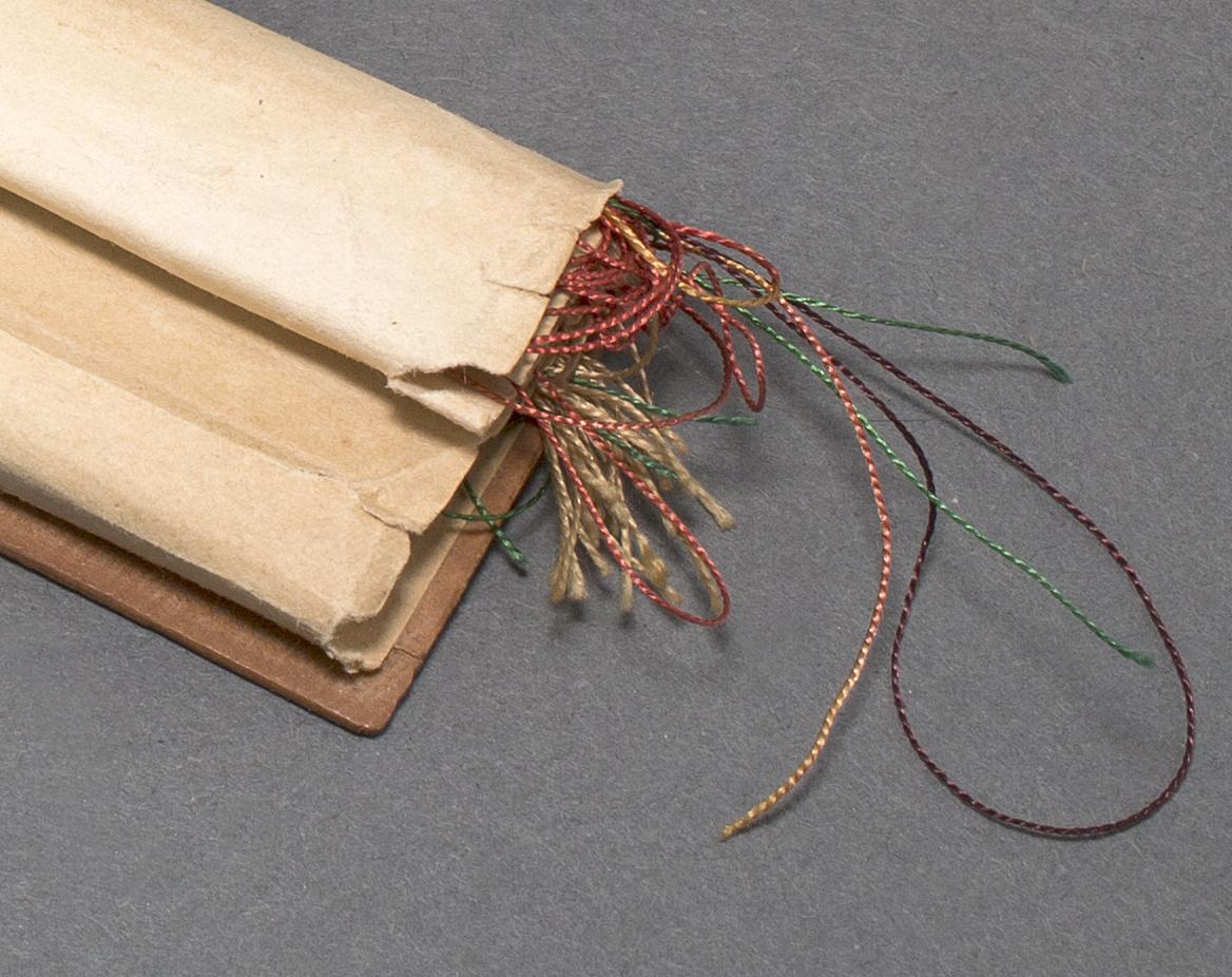 1991.0017 A,B Thread Holder, Detail 2