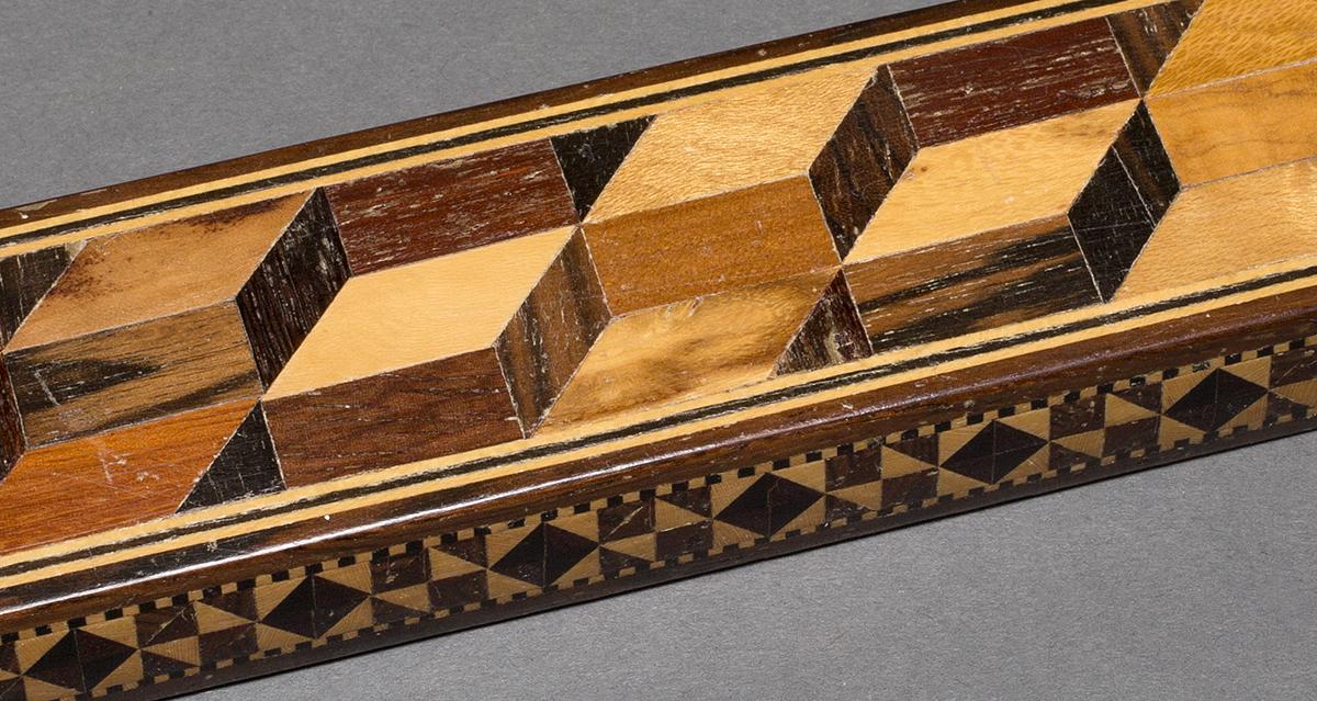 1991.0017 A Thread Holder, Detail