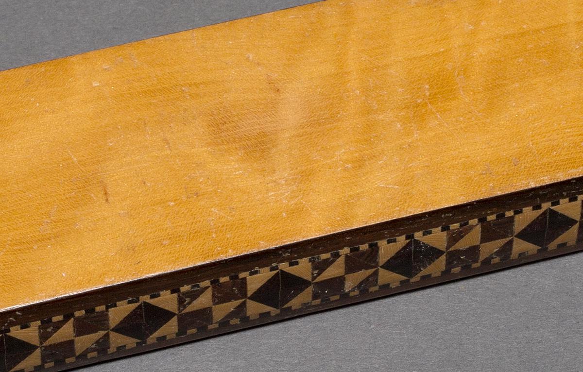 1991.0017 A Thread Holder, View 2 Detail