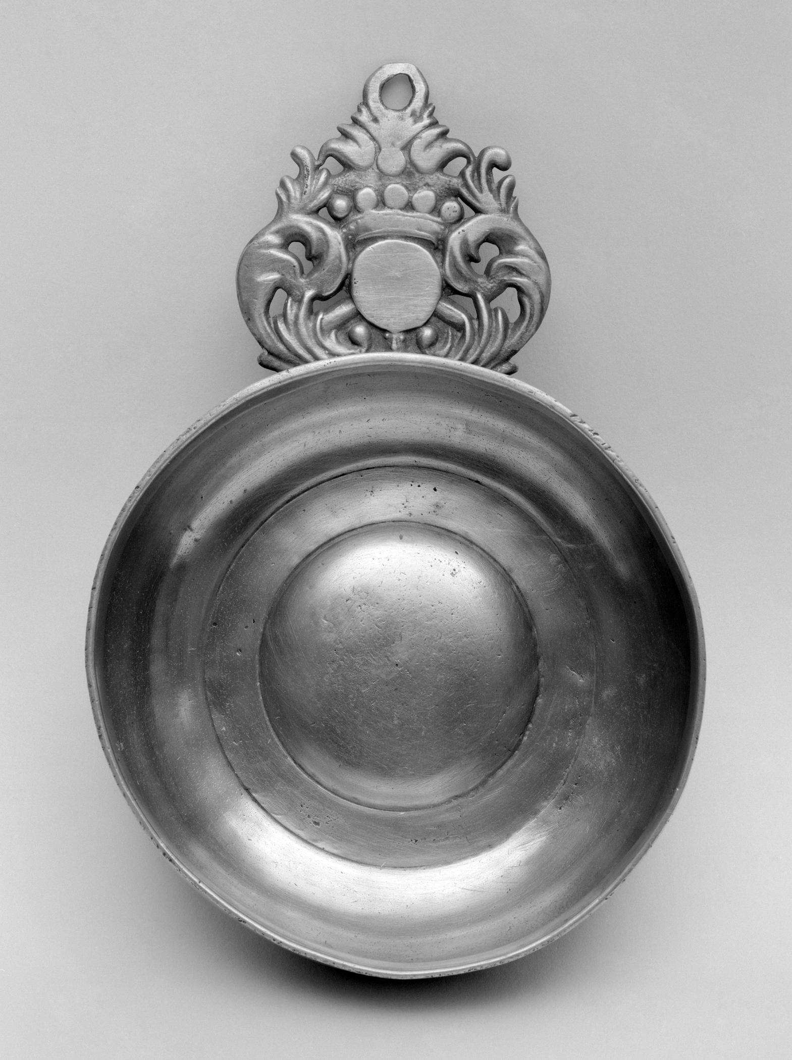 1958.0079 Pewter porringer (view 2)