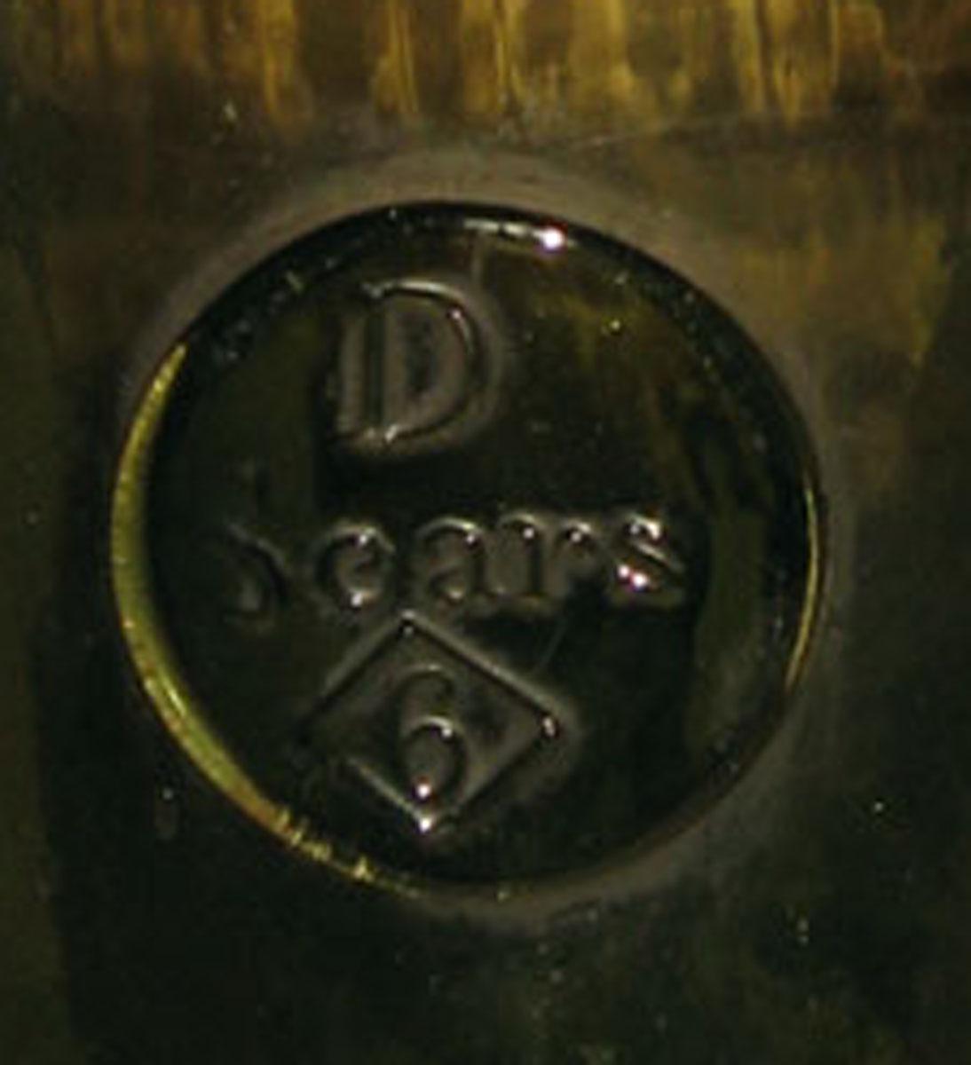 1991.0032 Ricketts wine bottle (seal)