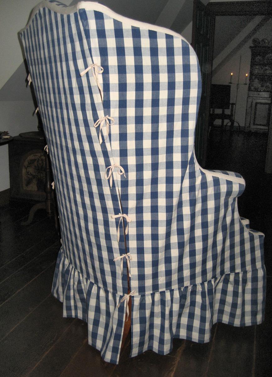 R2009.5007 slip cover on 1991.0037 Easy chair view 3