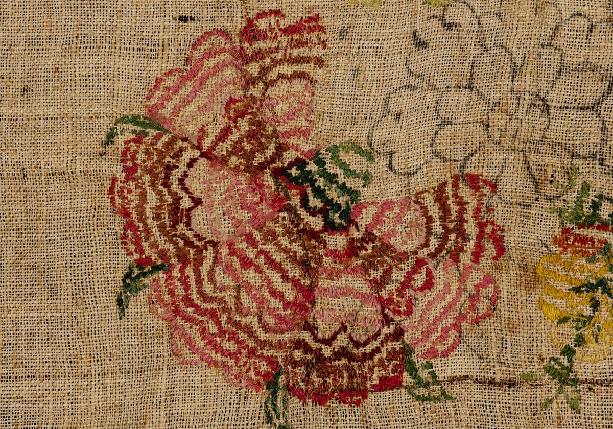 1991.0039 Crewelwork pattern, view 4
