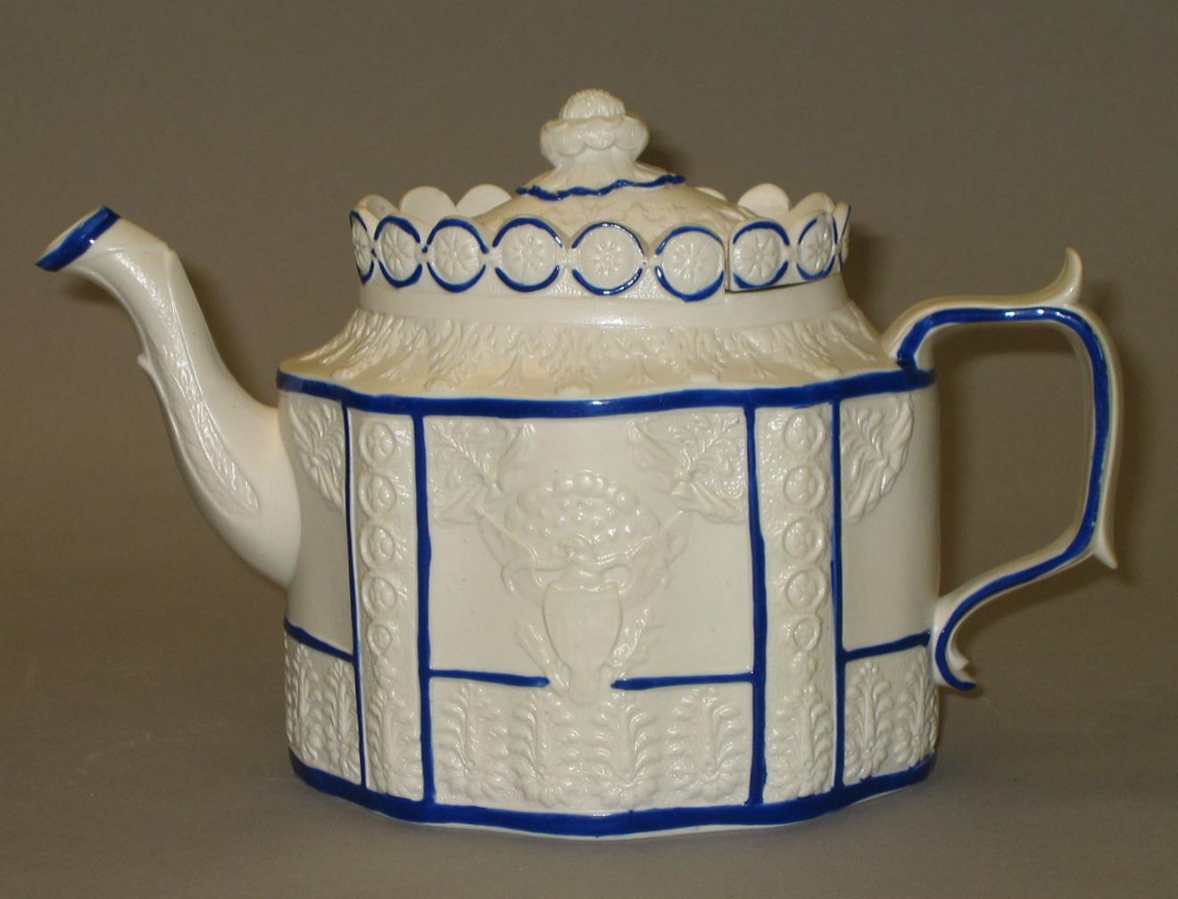 1991.0060.001 Stoneware teapot