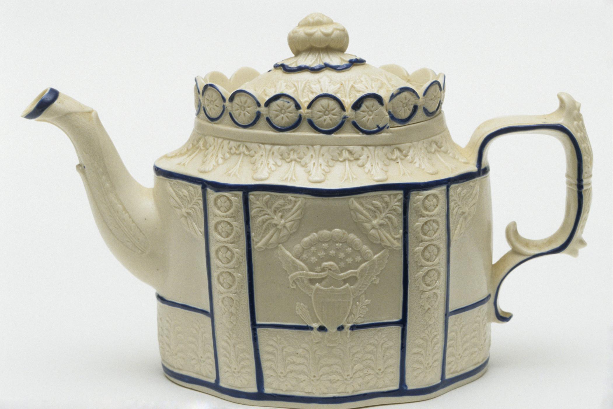 1991.0060.002 A, B Teapot
