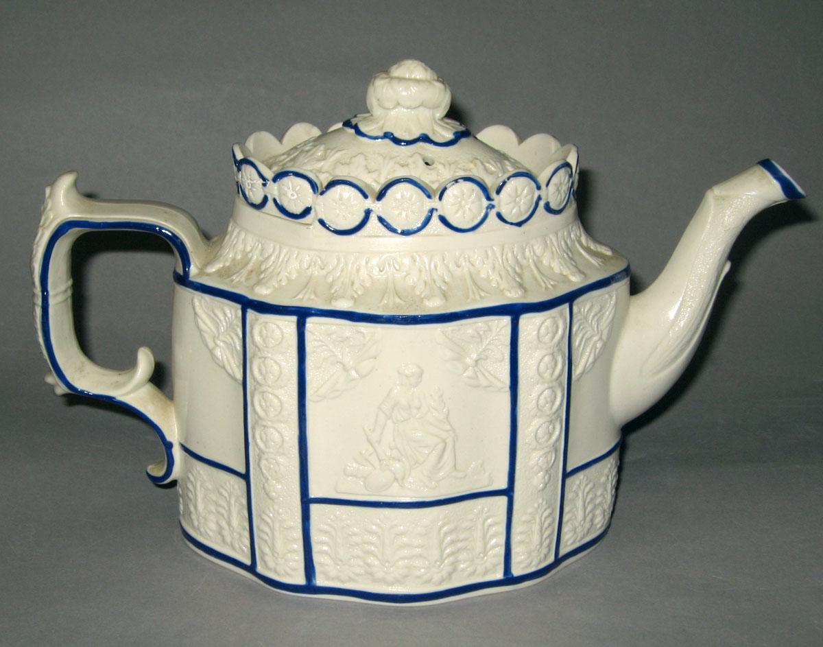1991.0060.002 A, B White feldspathic stoneware teapot (view 2)