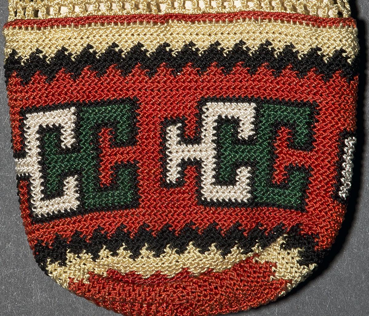 1991.0067 Purse, Detail