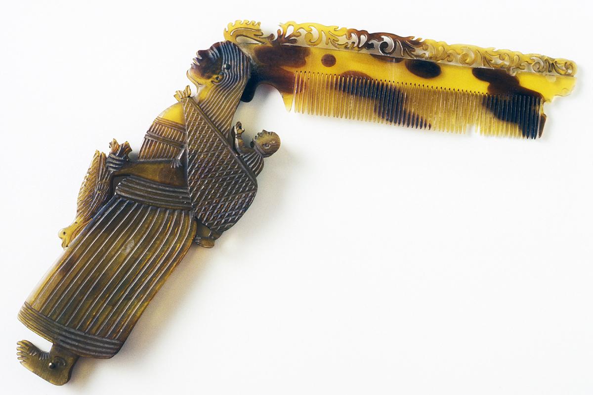 1991.0068 Comb