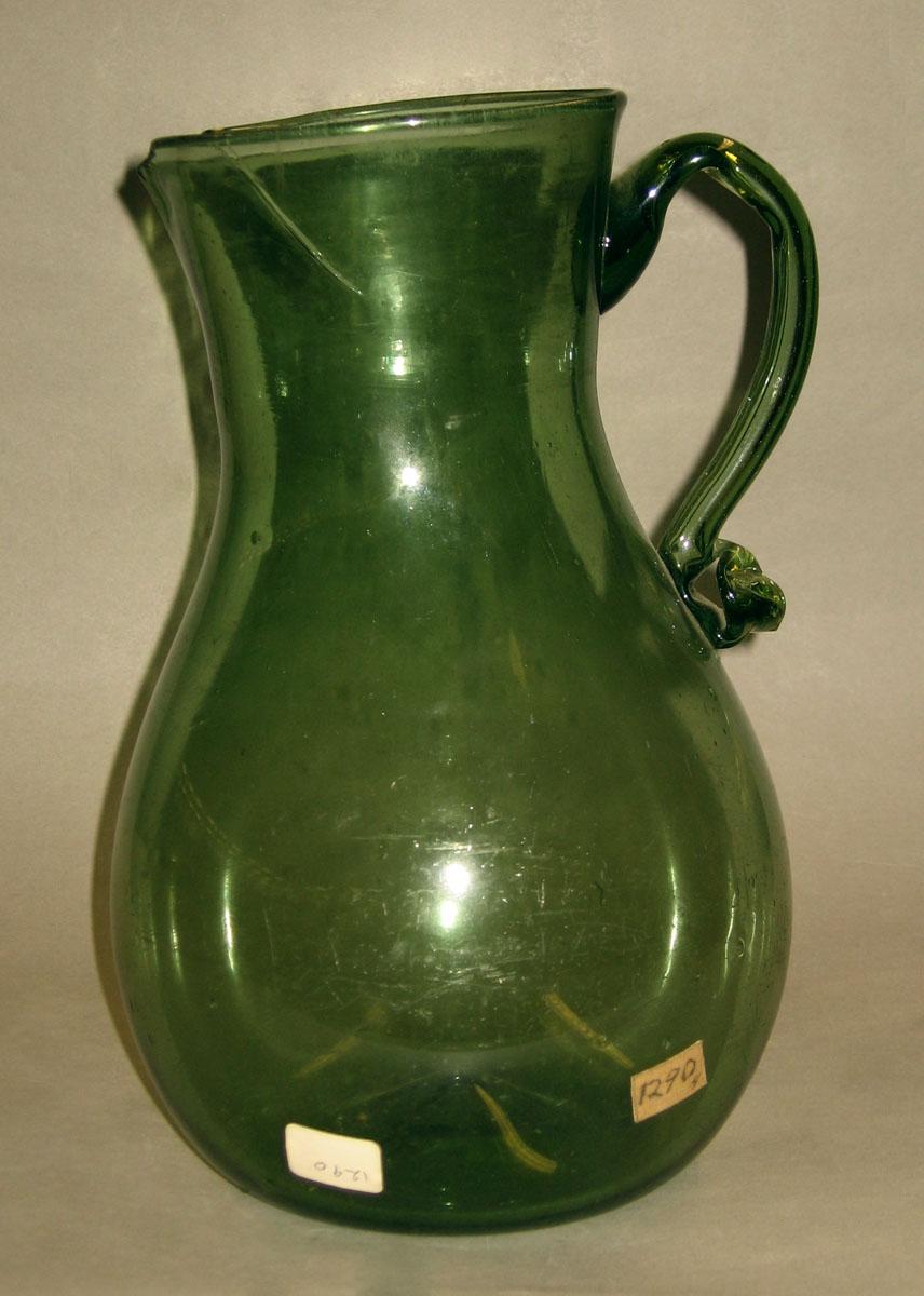 1991.0073 Glass jug