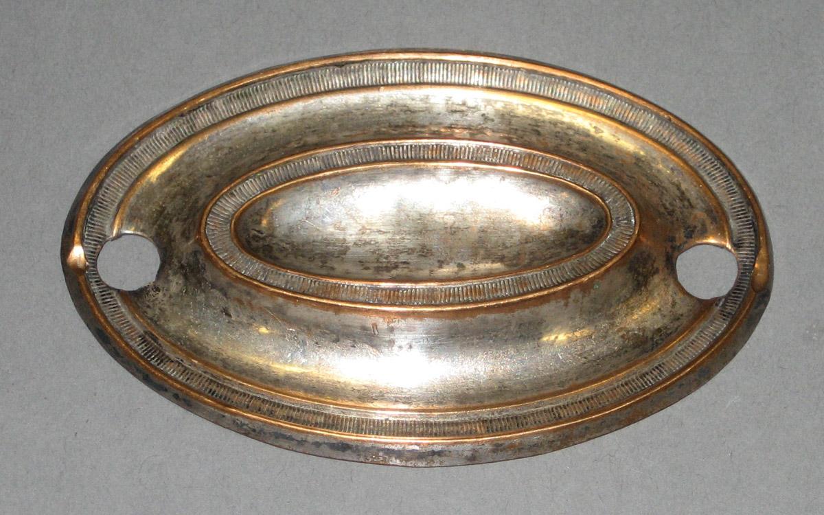 1992.0004.002 Drawer handle