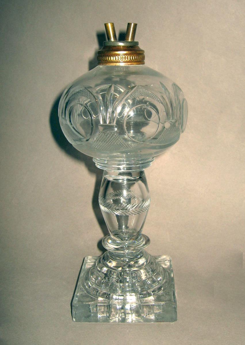 1992.0006 Glass oil lamp