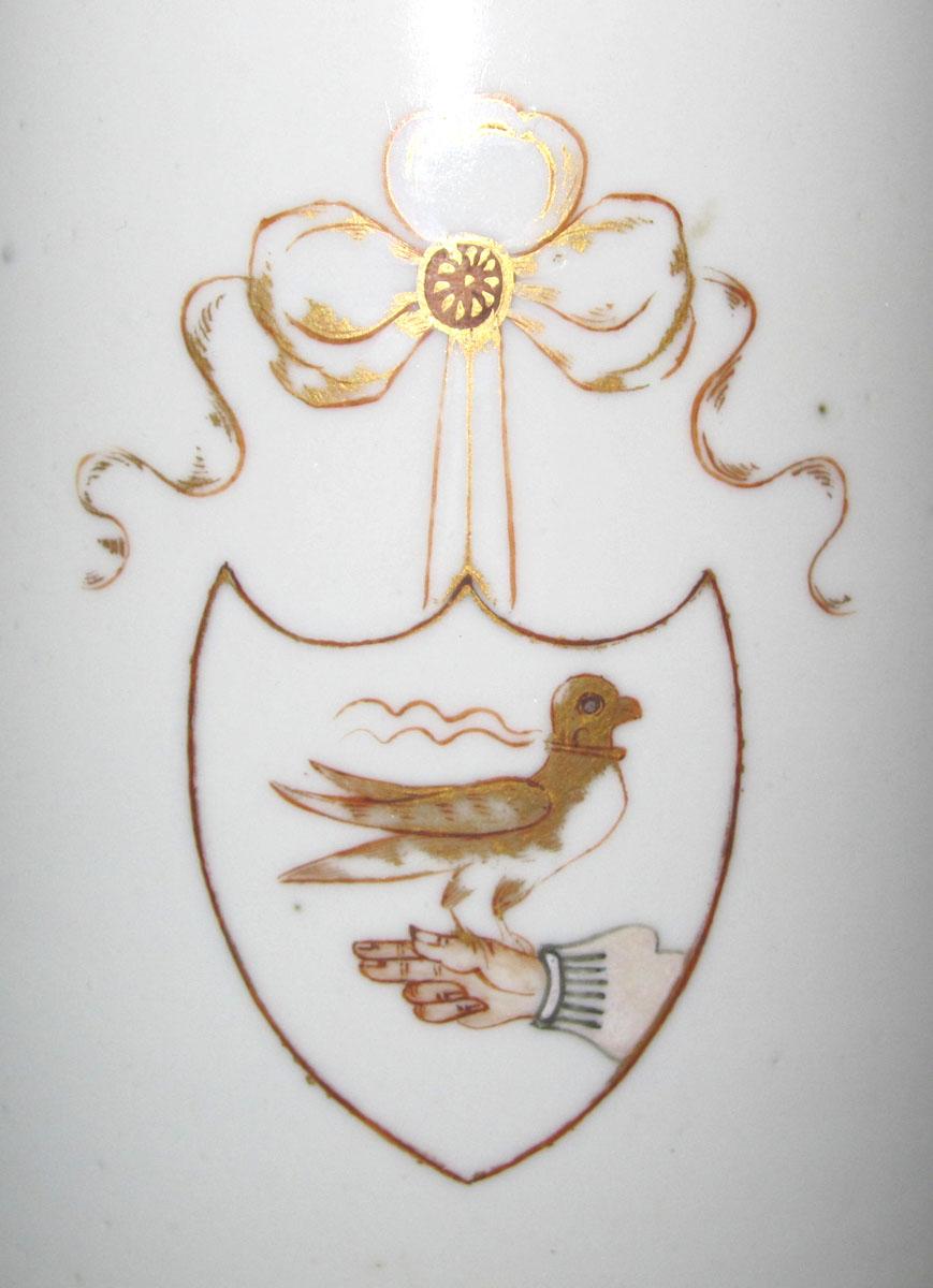 1992.0008 Porcelain coffee pot detail