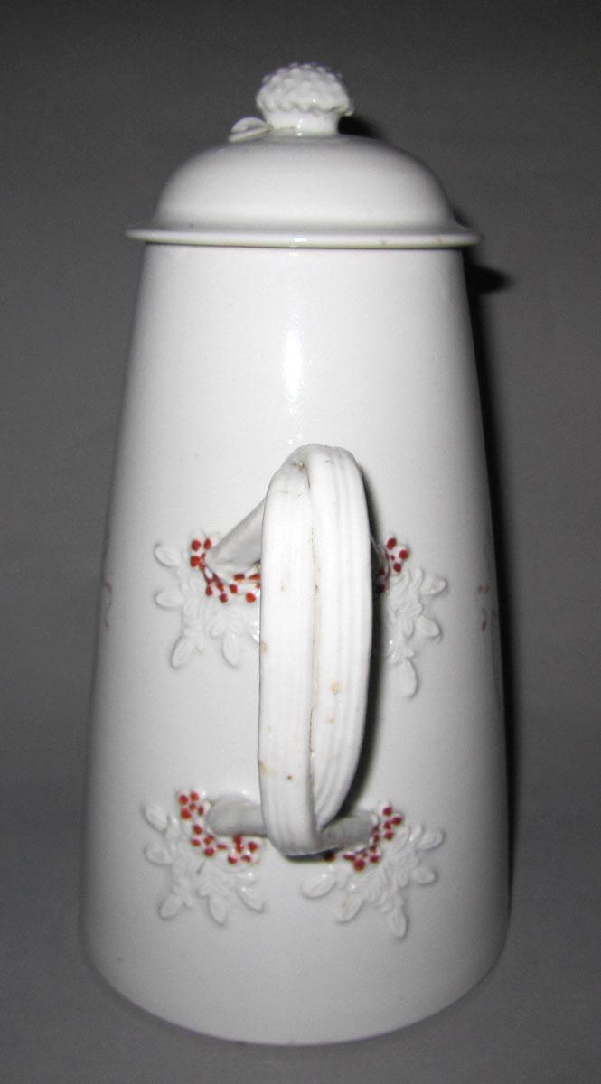 1992.0008 Porcelain coffee pot handle