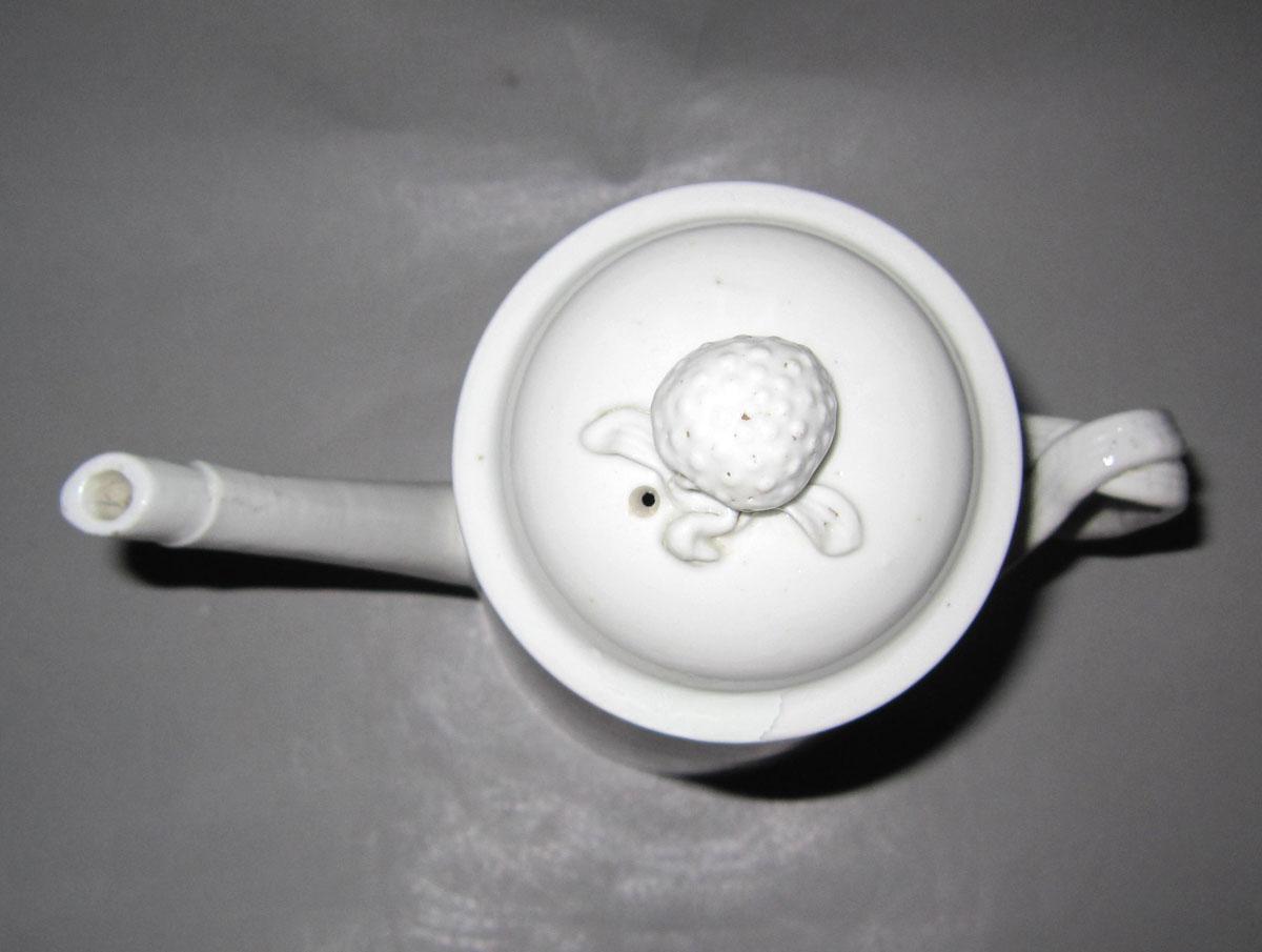 1992.0008 Porcelain coffee pot top