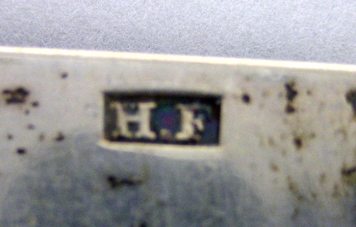 1992.0012.001 Silver Knife mark