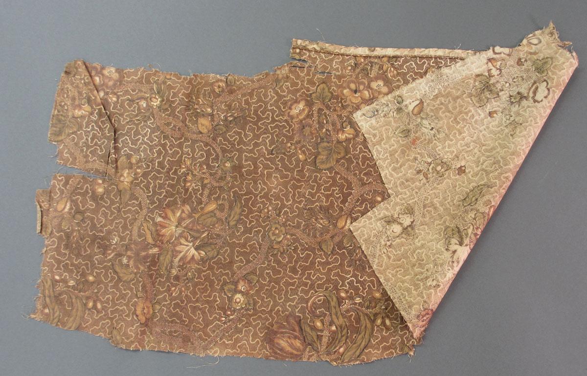 1958.0089.006 A Textile, printed folded corner