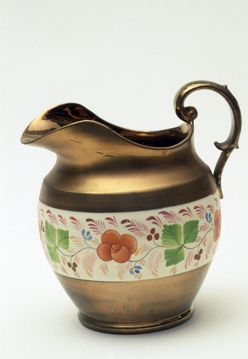 1992.0024.002 Lusterware jug
