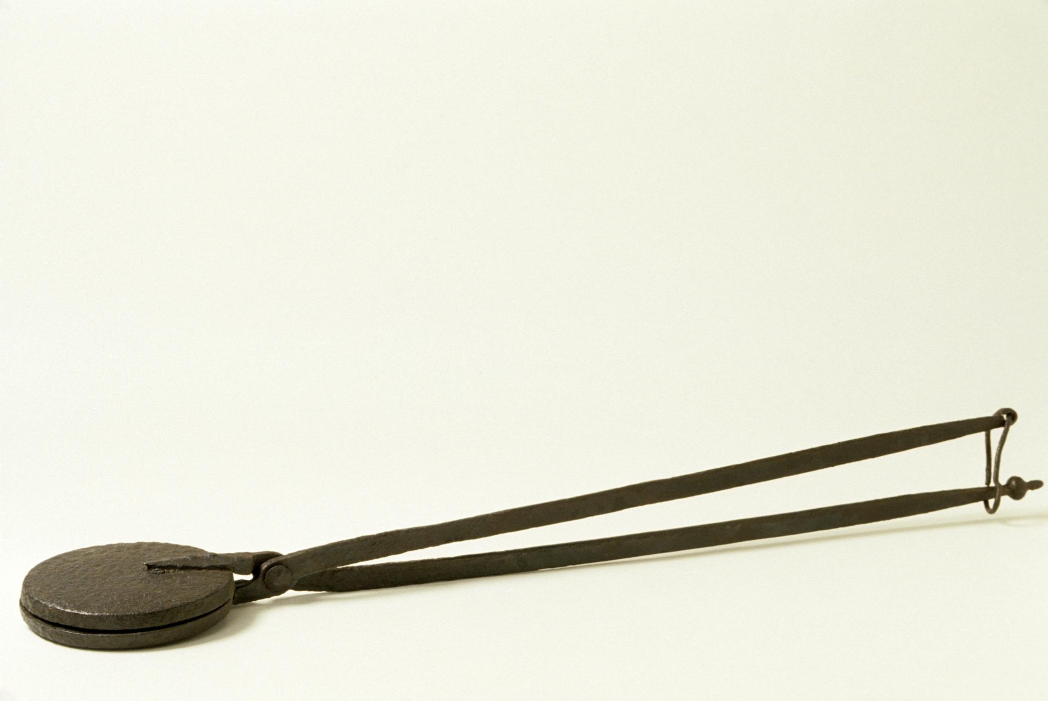 1992.0026 Wafer Iron