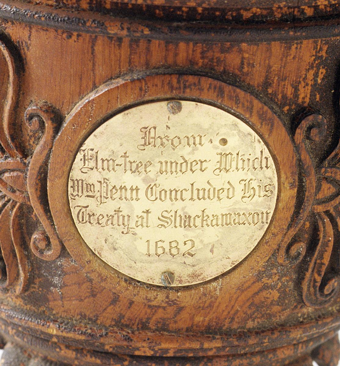1992.0028 A, B Urn, Detail