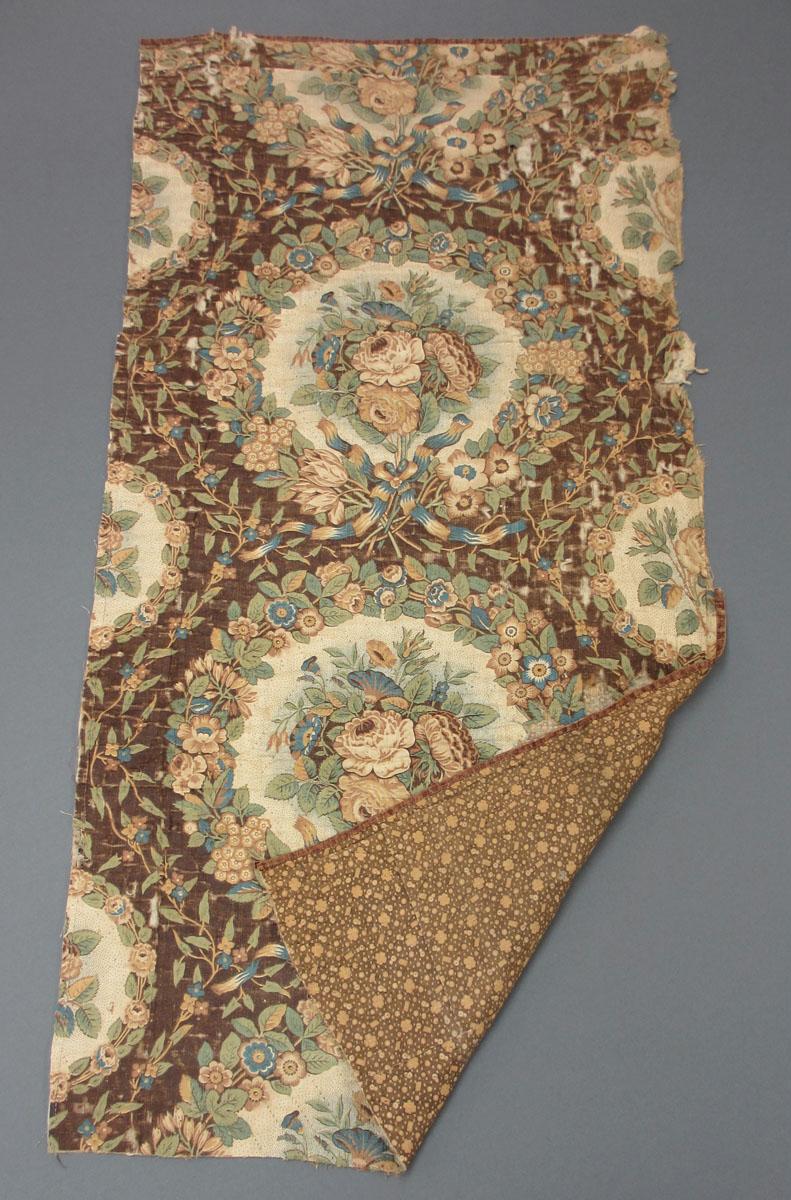 1958.0089.009 Textile, printed folded corner