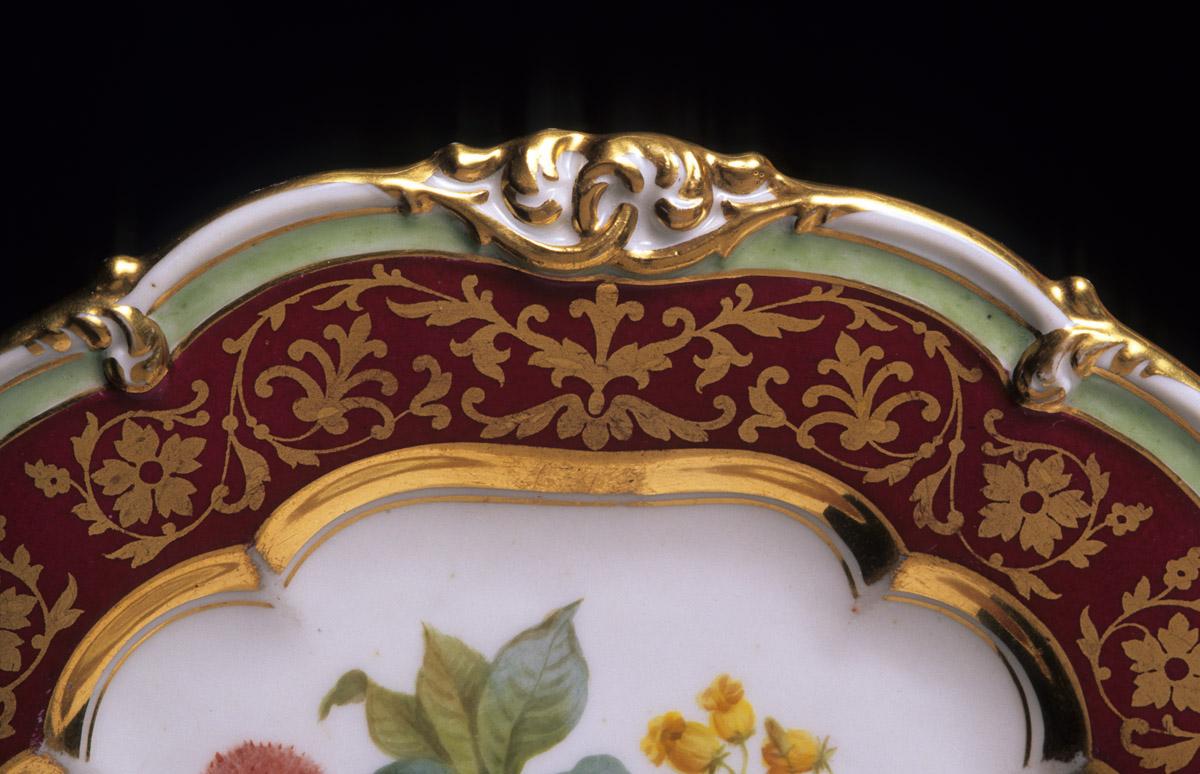 1992.0033 Porcelain dessert plate (Detail)