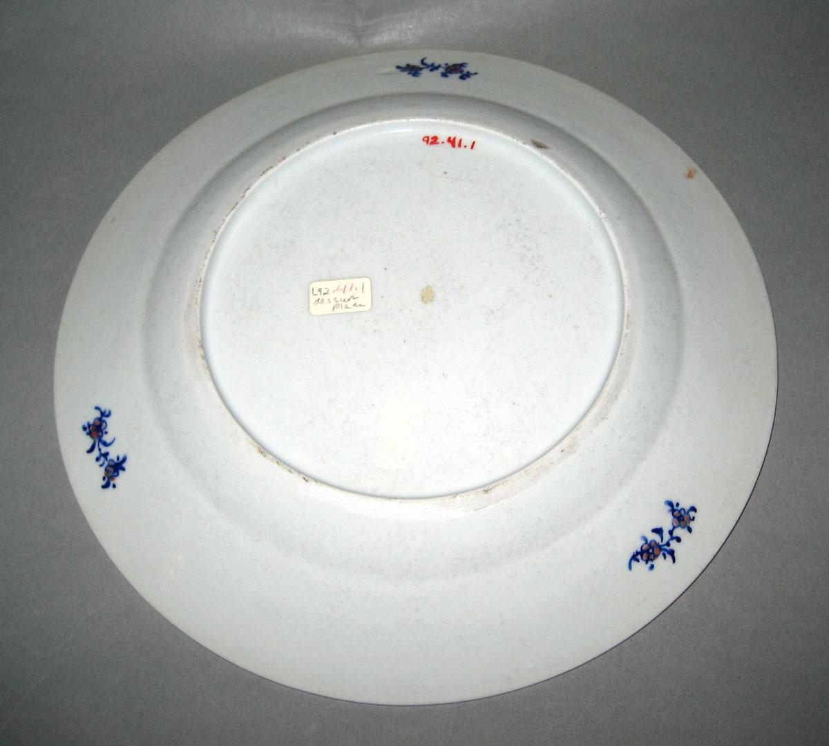 1992.0041.001 Porcelain plate underside