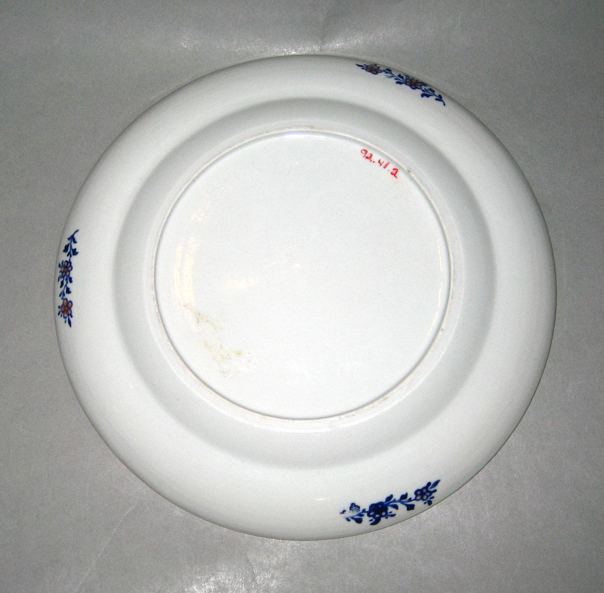 1992.0041.002 Porcelain plate underside