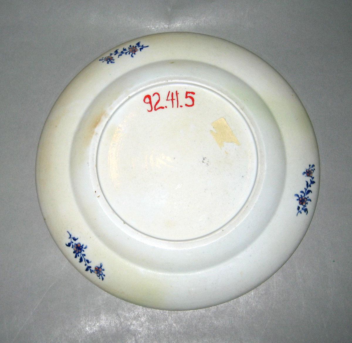 1992.0041.005 Porcelain plate underside