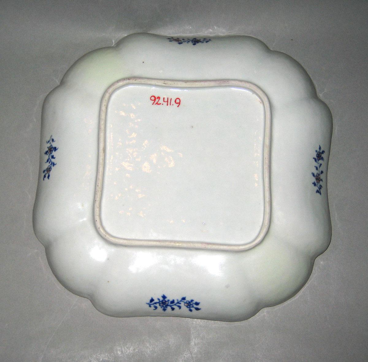 1992.0041.009 Porcelain Dish underside
