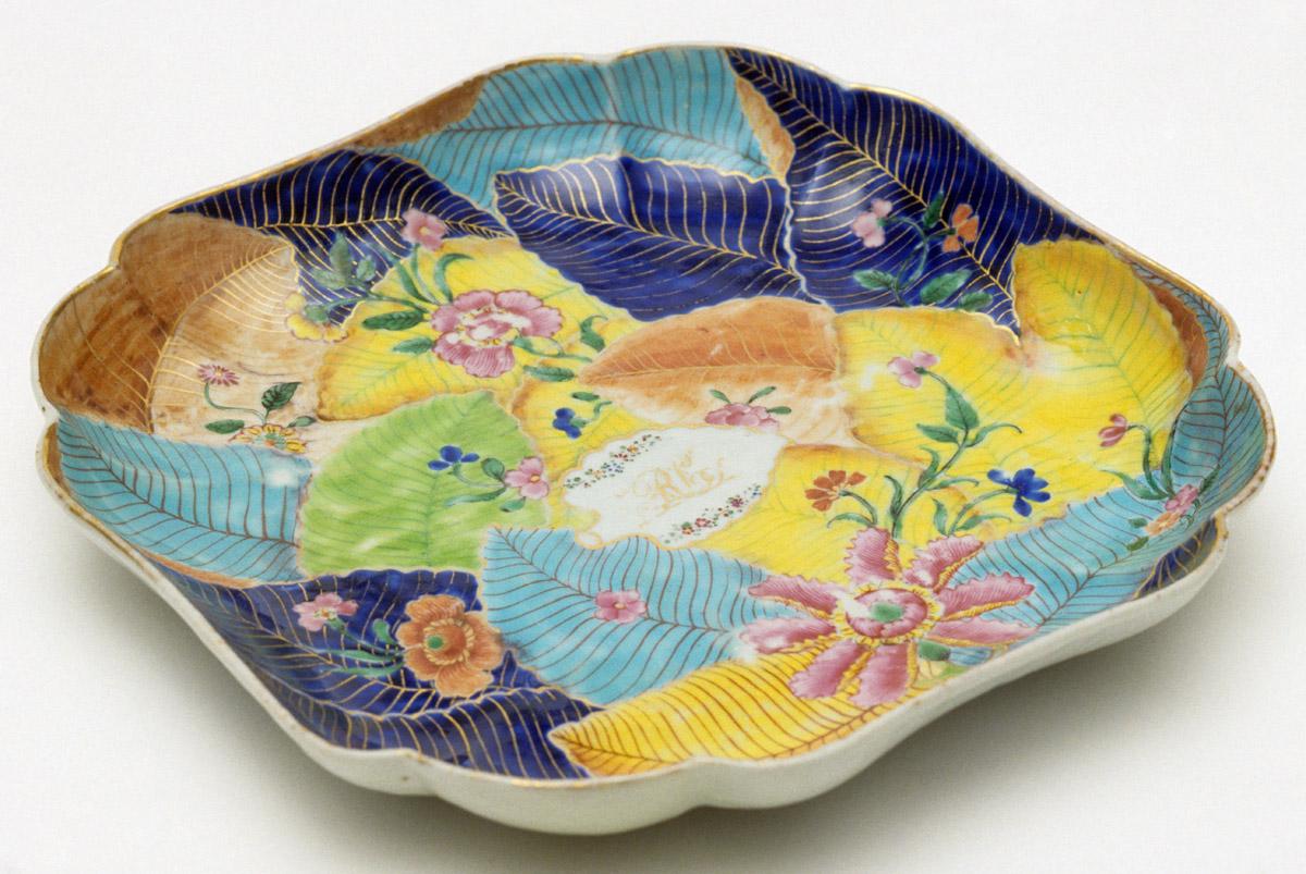 1992.0041.010 Dish