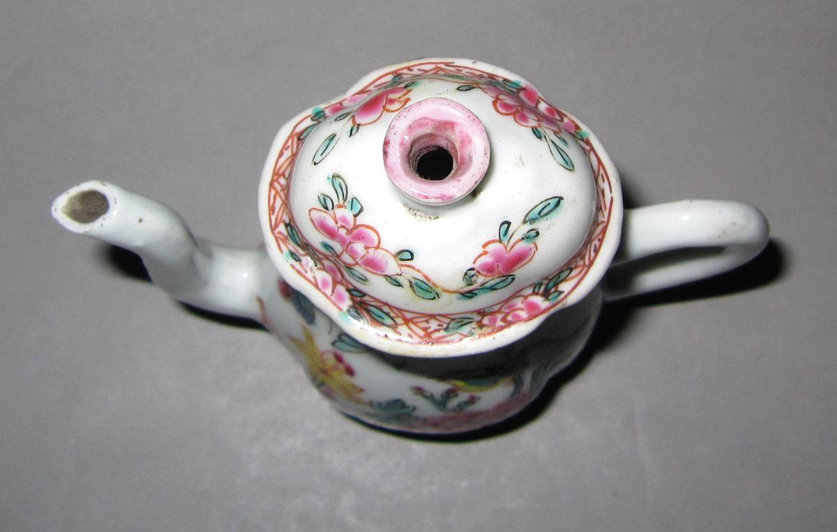 1992.0042 A, B Porcelain top