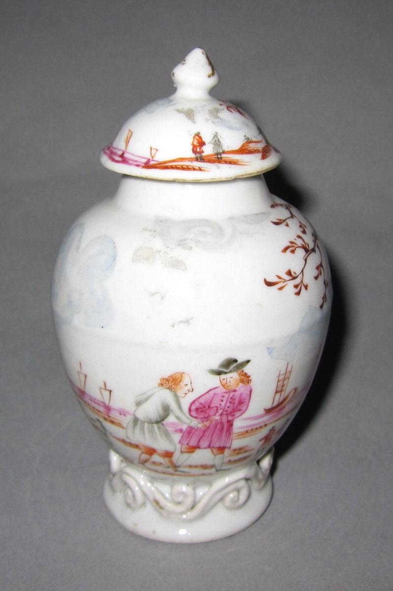 1992.0047 A, B Porcelain tea cannister