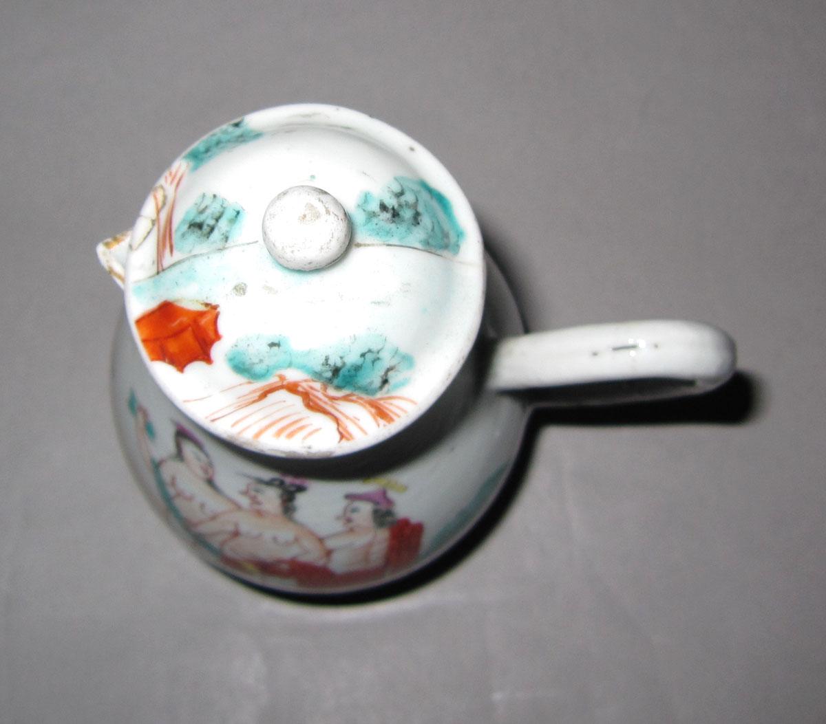 1992.0048 A, B Porcelain cream jug top