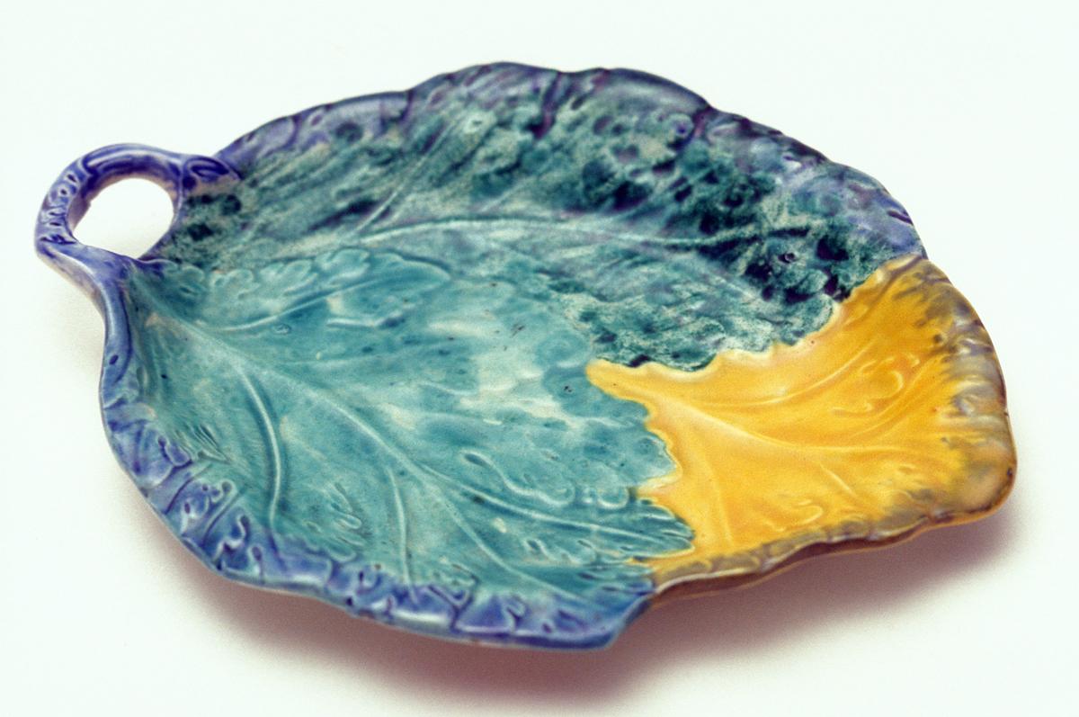 1992.0050 Dish
