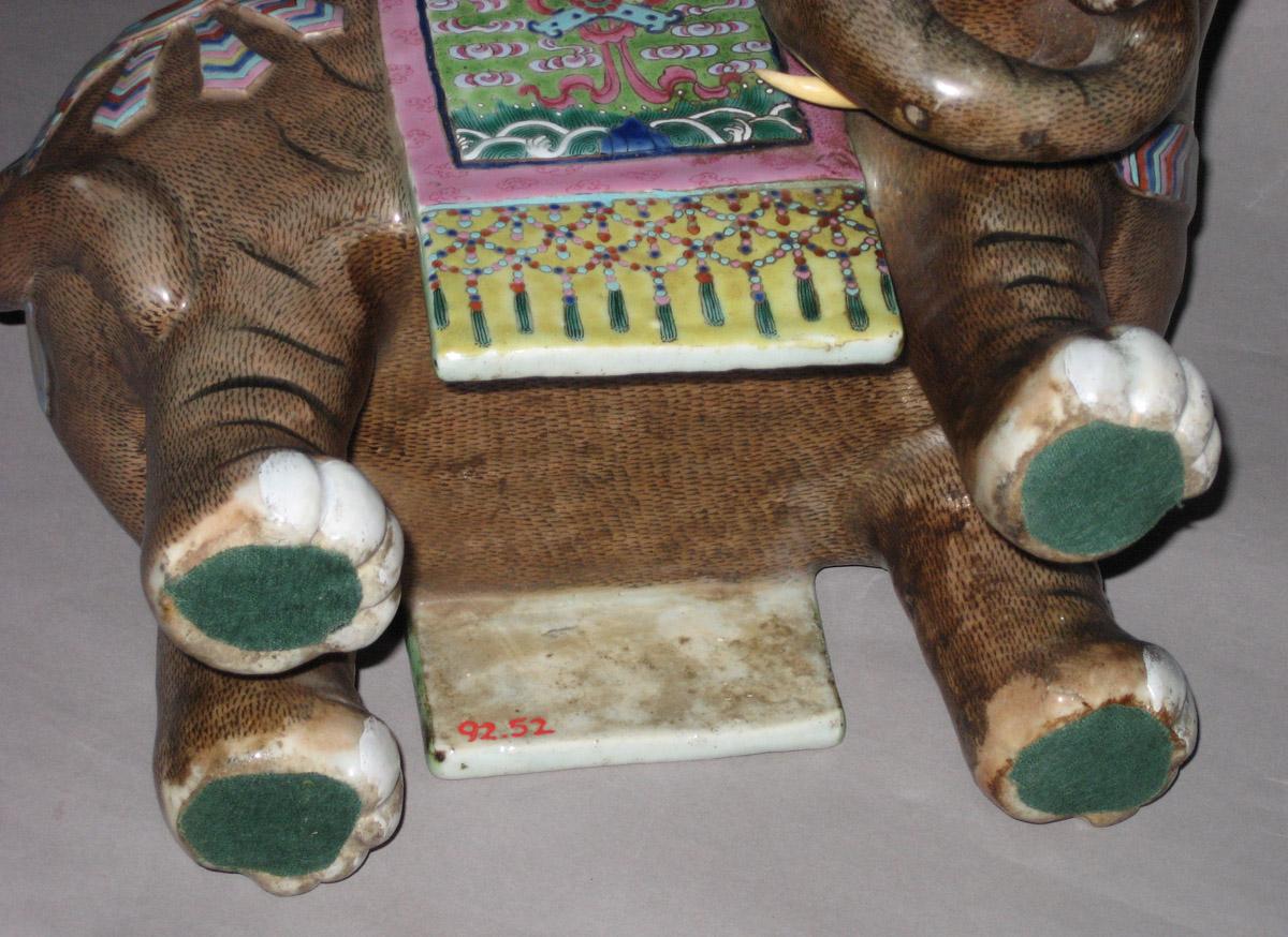 1992.0052 Figure (view 3)