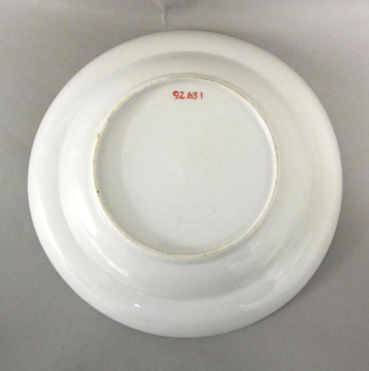 1992.0063.001 Porcelain plate underside