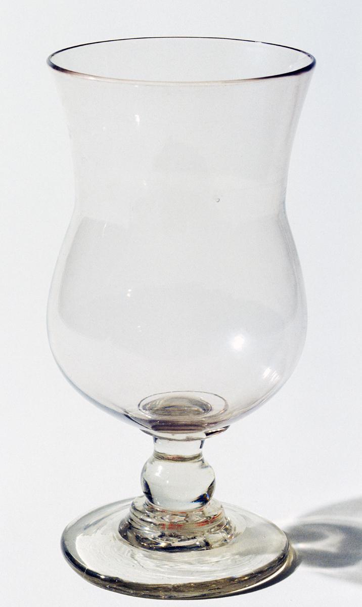 1992.0068 Glass celery vase
